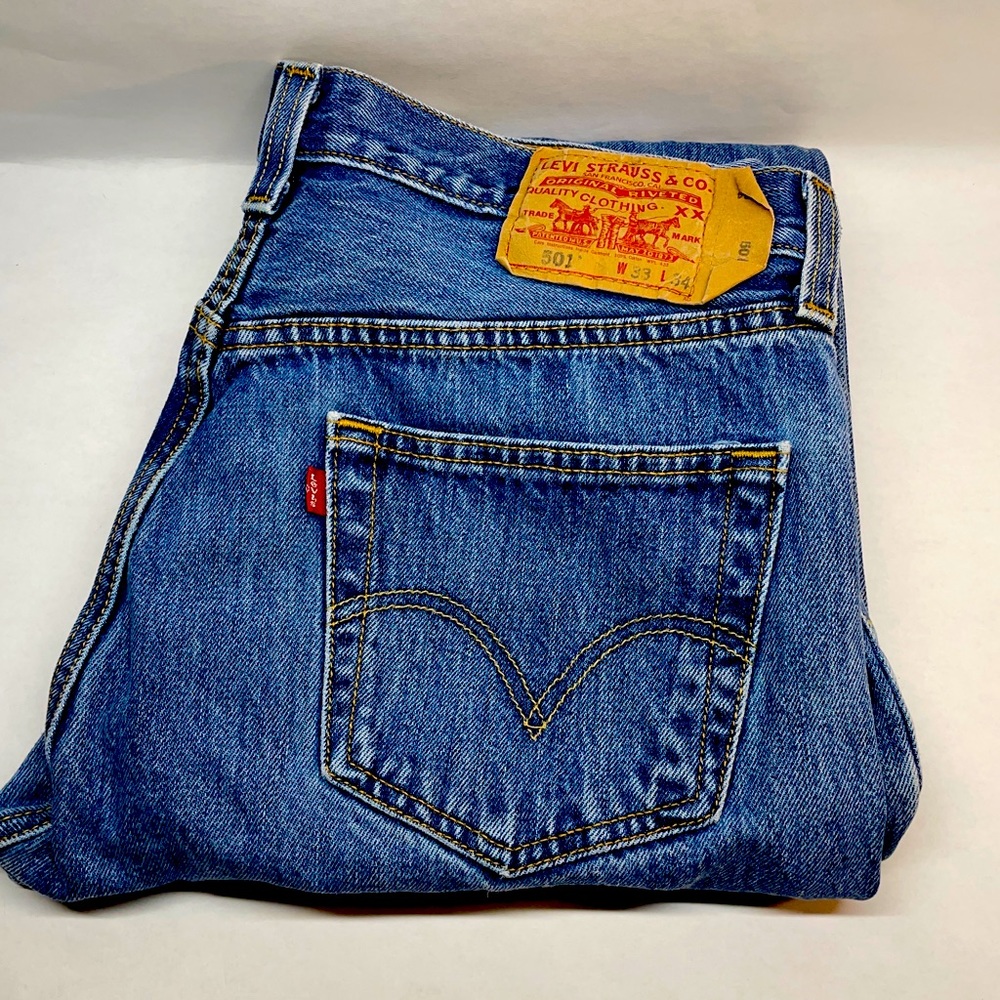 Mens Levi’s 501 Straight leg 33x34 jeans medium blue